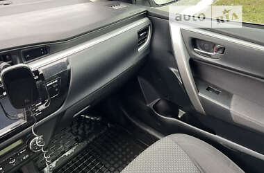Седан Toyota Corolla 2014 в 