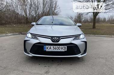 Седан Toyota Corolla 2019 в Полтаве