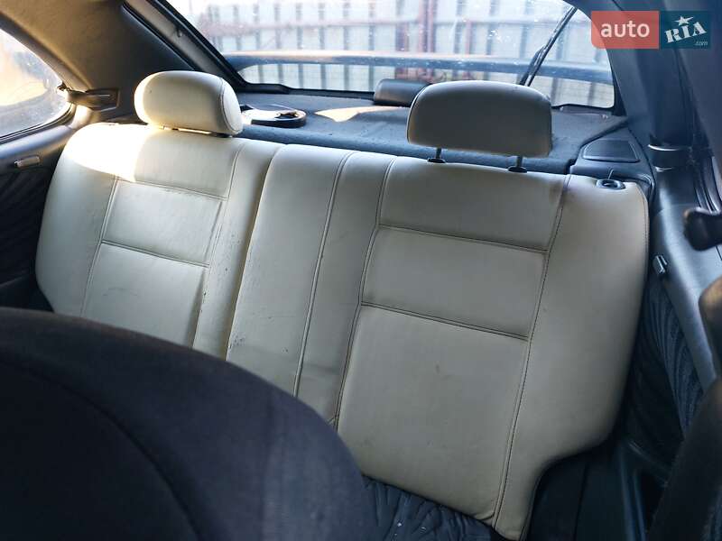 Хетчбек Toyota Corolla 1996 в Чернівцях