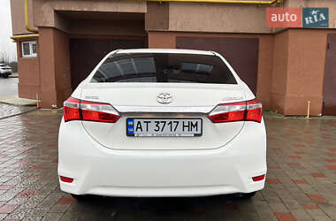 Седан Toyota Corolla 2014 в Ивано-Франковске