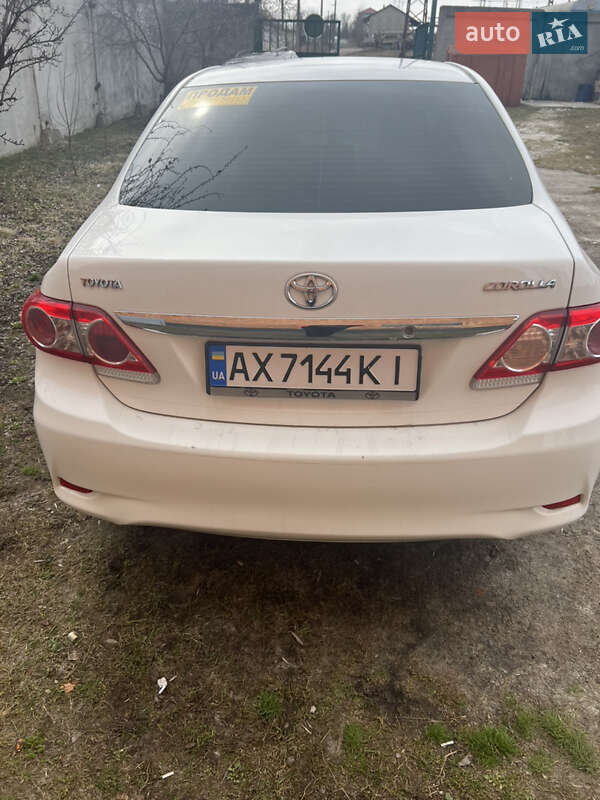 Седан Toyota Corolla 2011 в Мерефа