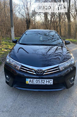 Седан Toyota Corolla 2014 в Днепре