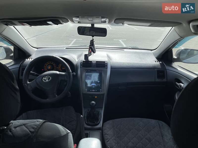 Седан Toyota Corolla 2008 в Виннице
