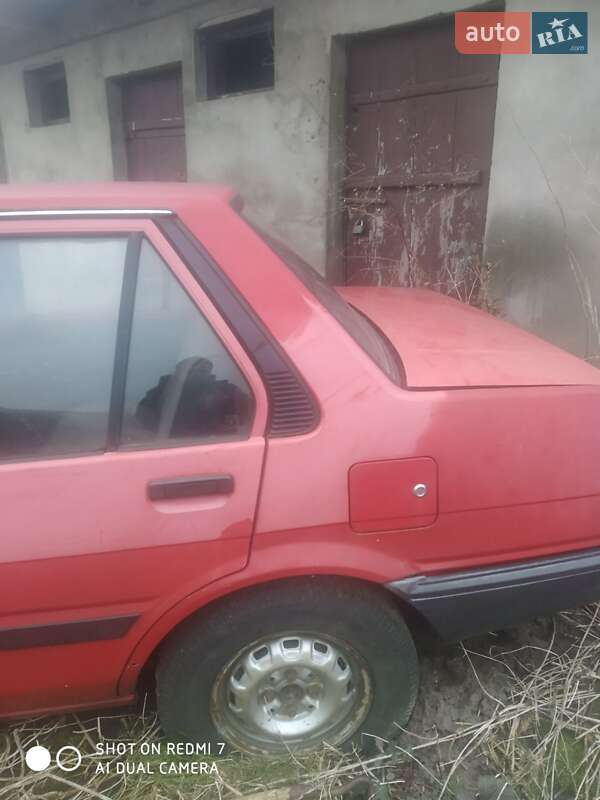 Седан Toyota Corolla 1986 в Луцьку