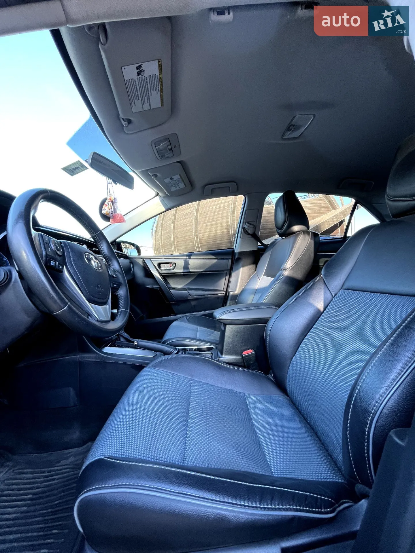 2016 Toyota Corolla - мініатюра 15