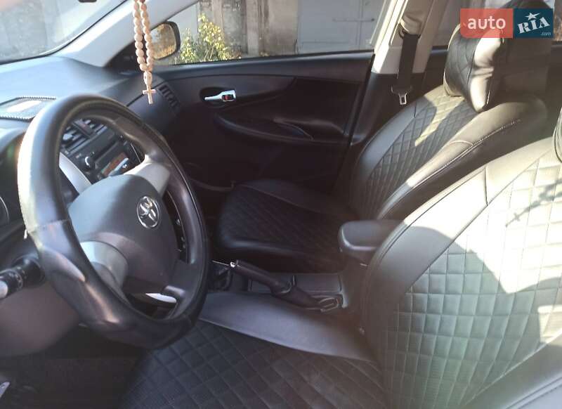 Седан Toyota Corolla 2010 в Краматорську