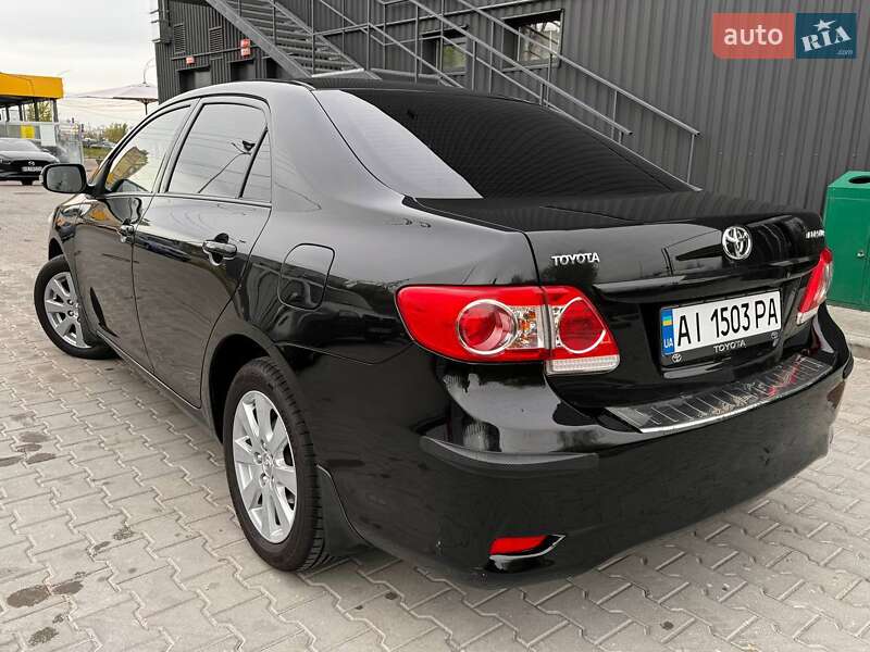 Седан Toyota Corolla 2011 в Києві
