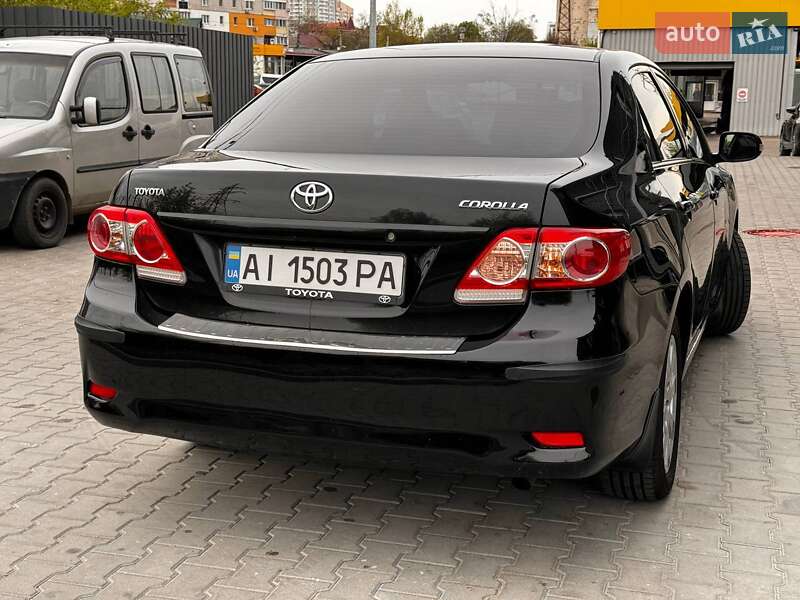 Седан Toyota Corolla 2011 в Києві