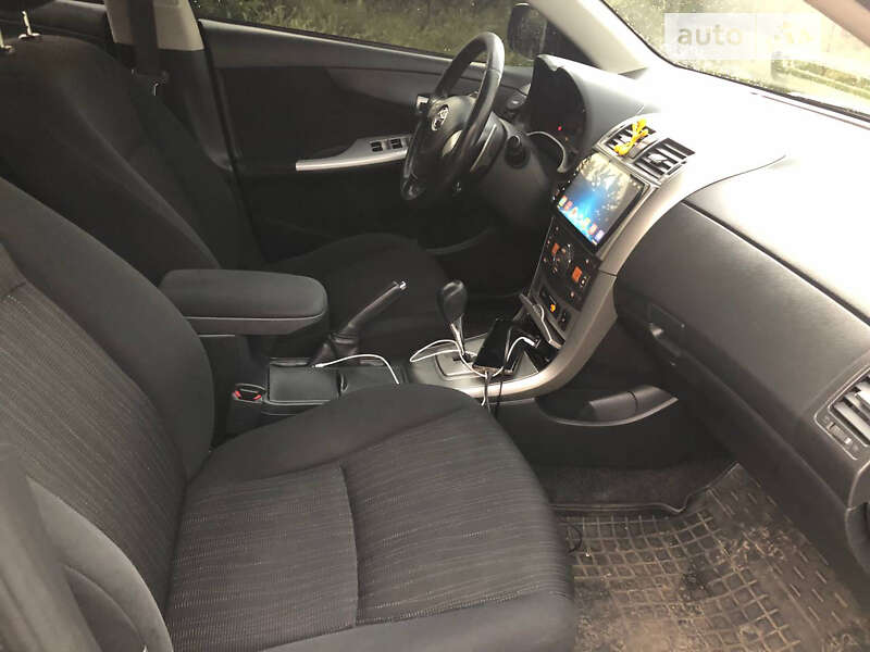 Седан Toyota Corolla 2008 в Кривом Роге