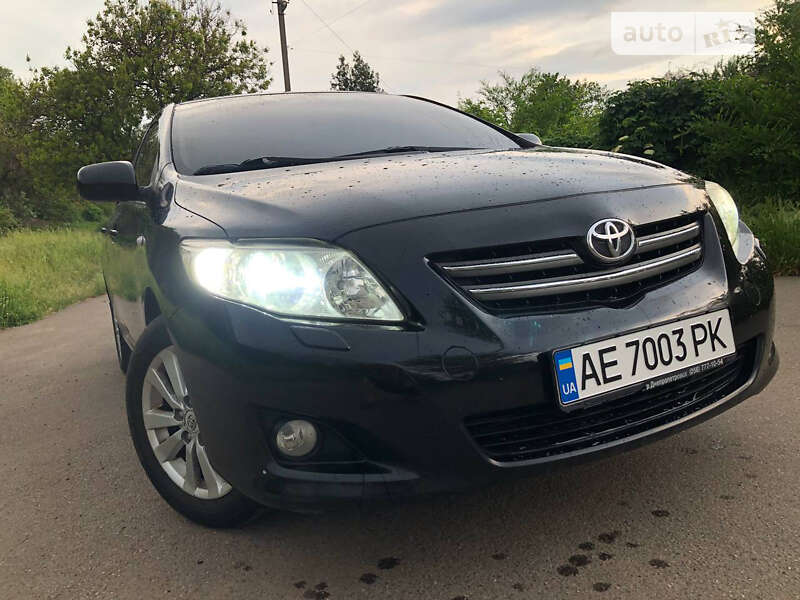 Седан Toyota Corolla 2008 в Кривом Роге