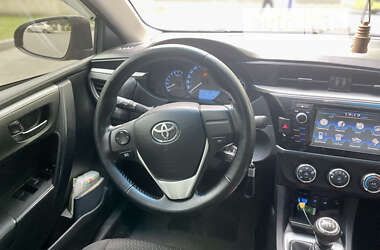 Седан Toyota Corolla 2014 в Днепре