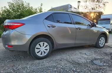 Седан Toyota Corolla 2013 в Харкові