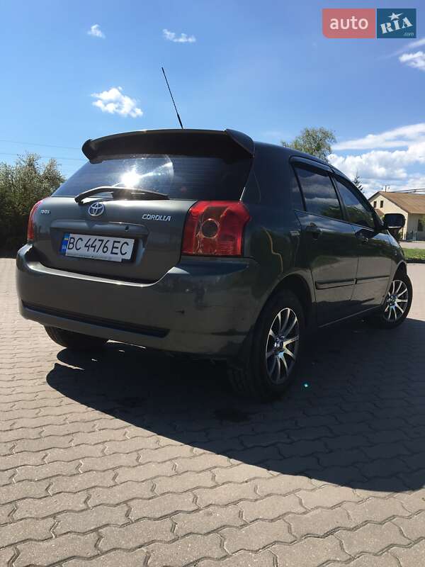 Хэтчбек Toyota Corolla 2006 в Бродах