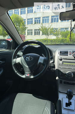 Седан Toyota Corolla 2007 в Ужгороде