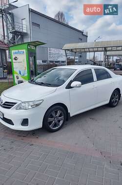 Седан Toyota Corolla 2011 в Києві