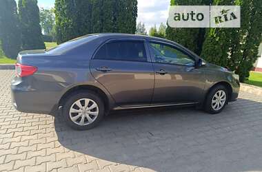 Седан Toyota Corolla 2010 в Києві