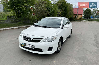 Седан Toyota Corolla 2012 в Хороле