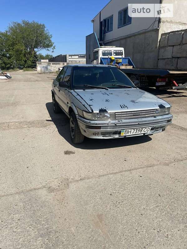 Лифтбек Toyota Corolla 1988 в Теплодаре