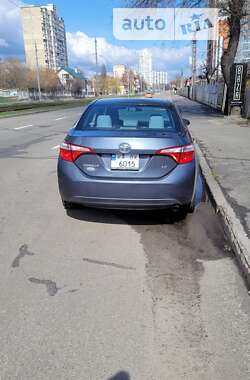 Седан Toyota Corolla 2014 в Киеве