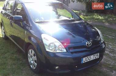 Хэтчбек Toyota Corolla 2005 в 