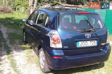 Хэтчбек Toyota Corolla 2005 в 