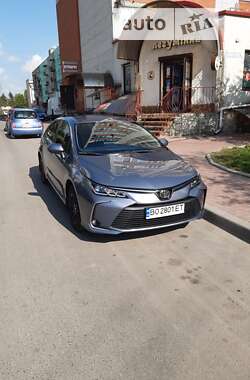 Седан Toyota Corolla 2022 в Тернополе