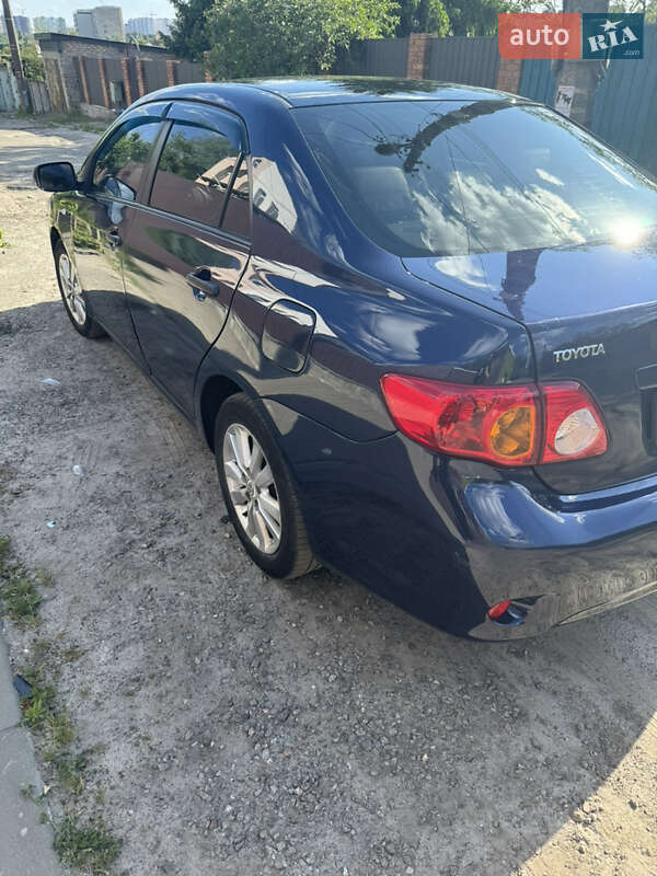 Седан Toyota Corolla 2008 в Киеве