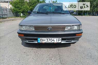 Седан Toyota Corolla 1988 в Одессе