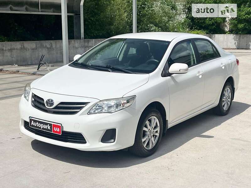 Седан Toyota Corolla 2012 в Києві