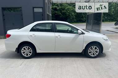 Седан Toyota Corolla 2012 в Києві