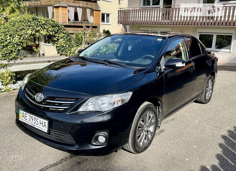 Седан Toyota Corolla 2011 в Дніпрі