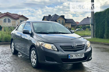 Седан Toyota Corolla 2007 в Ровно