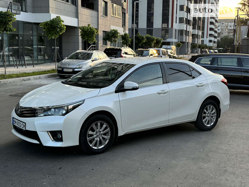 Седан Toyota Corolla 2014 в Києві