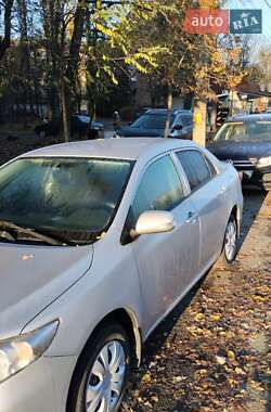 Седан Toyota Corolla 2013 в 