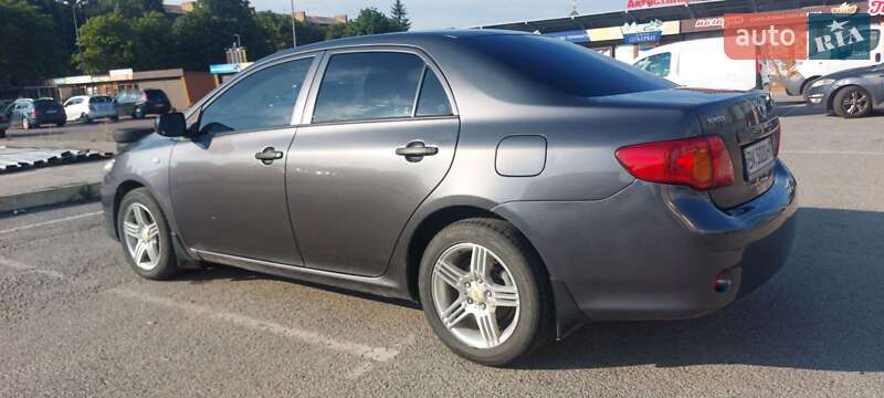 Седан Toyota Corolla 2007 в Рівному