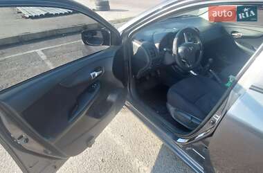 Седан Toyota Corolla 2007 в Ровно