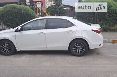 Седан Toyota Corolla 2018 в Буче