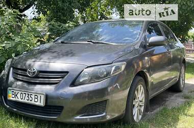 Седан Toyota Corolla 2008 в Сарнах