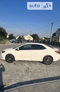 Седан Toyota Corolla 2015 в Бродах