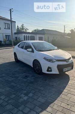 Седан Toyota Corolla 2015 в Бродах