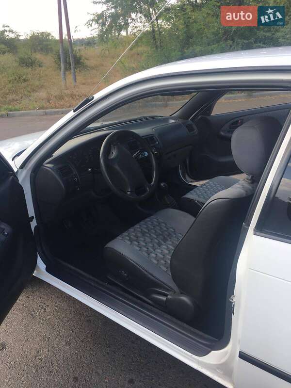Хэтчбек Toyota Corolla 1995 в Березовке
