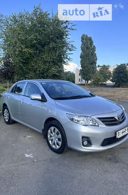 Седан Toyota Corolla 2012 в Кременчуці