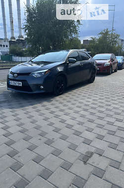 Седан Toyota Corolla 2014 в Києві