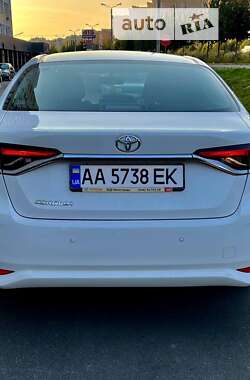 Седан Toyota Corolla 2019 в Киеве