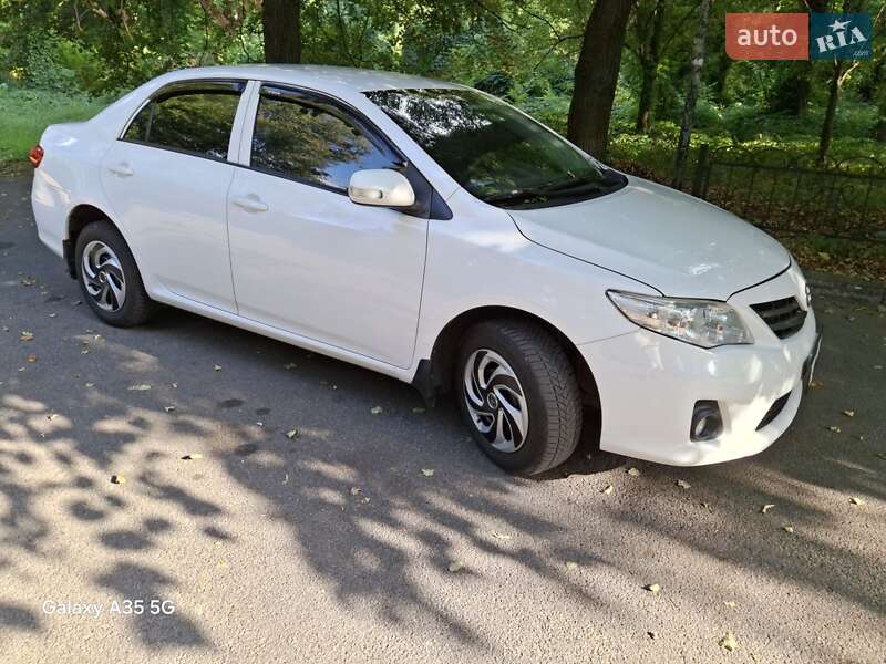 Седан Toyota Corolla 2010 в Нежине