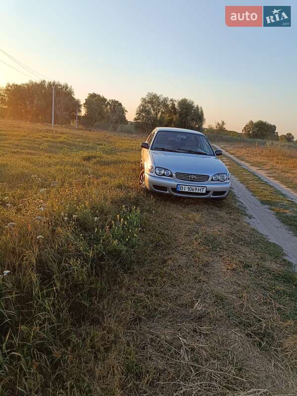Седан Toyota Corolla 2001 в Нових Санжарах
