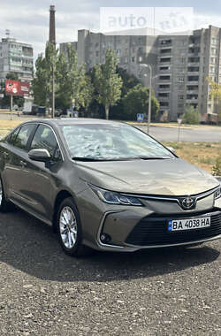 Седан Toyota Corolla 2022 в Запоріжжі