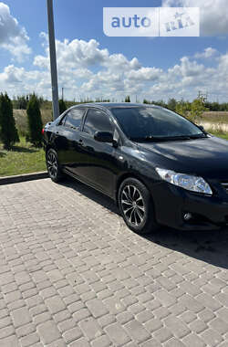 Седан Toyota Corolla 2008 в Комарному