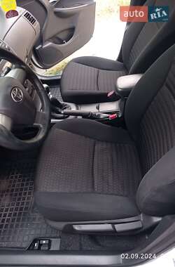 Седан Toyota Corolla 2010 в 