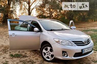 Седан Toyota Corolla 2010 в Хоролі